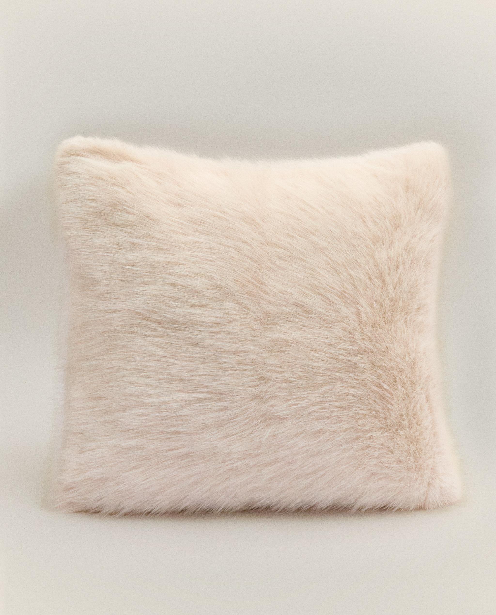 ✴︎フェイクムートン・クッション✴︎ZARAホーム ロングファー クッションカバー | Zara Home 日本/Japan