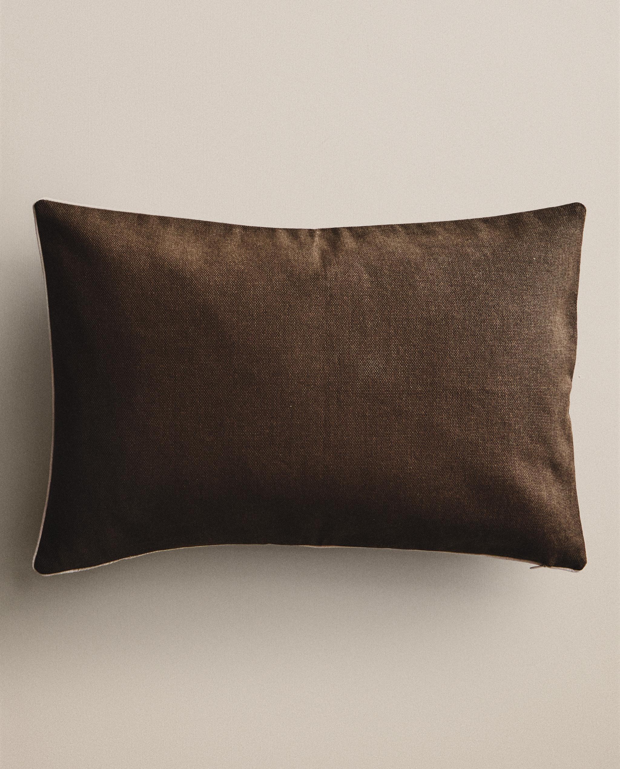 ソファとリビングルームの装飾クッション | Zara Home 日本/Japan