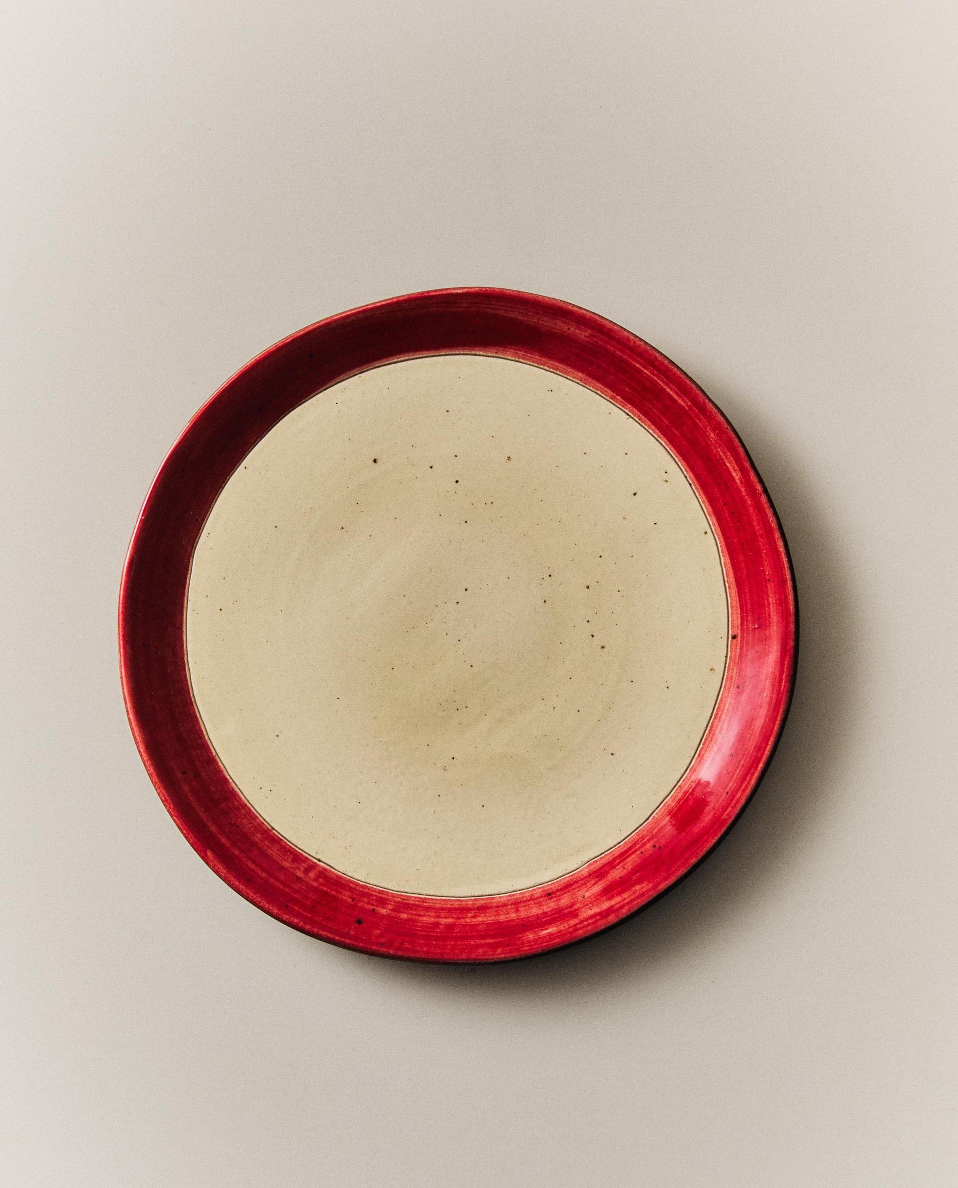 STONEWARE DINNER PLATE WITH RIM