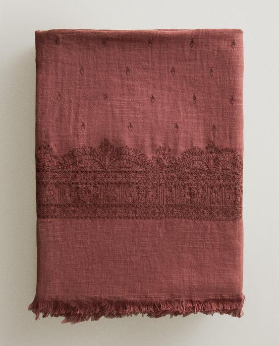 EMBROIDERED LINEN AND COTTON BLANKET