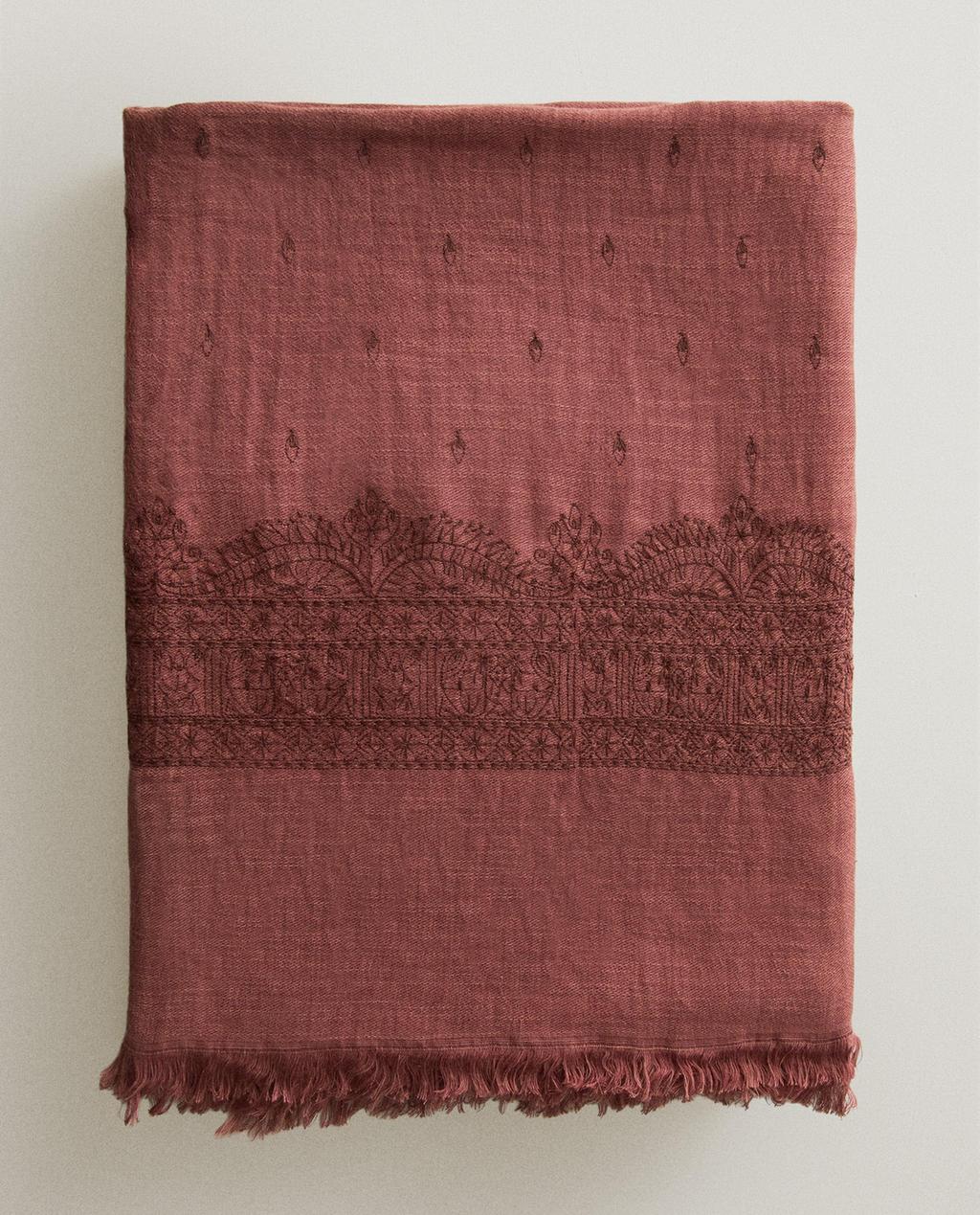COUVERTURE LIN ET COTON BRODÉE