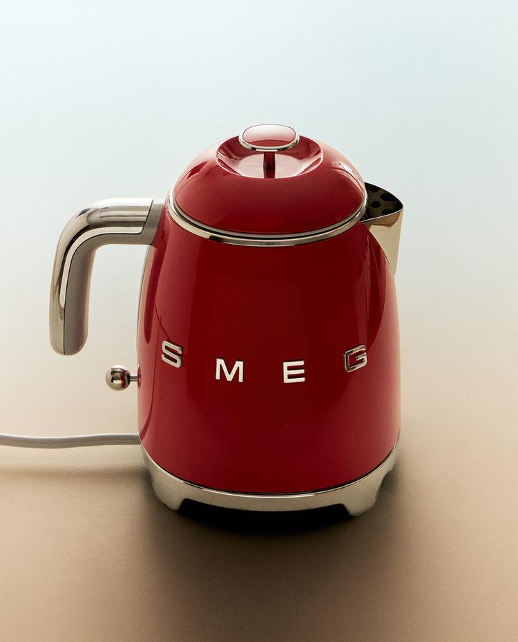 LITEN VATTENKOKARE I STÅL SMEG