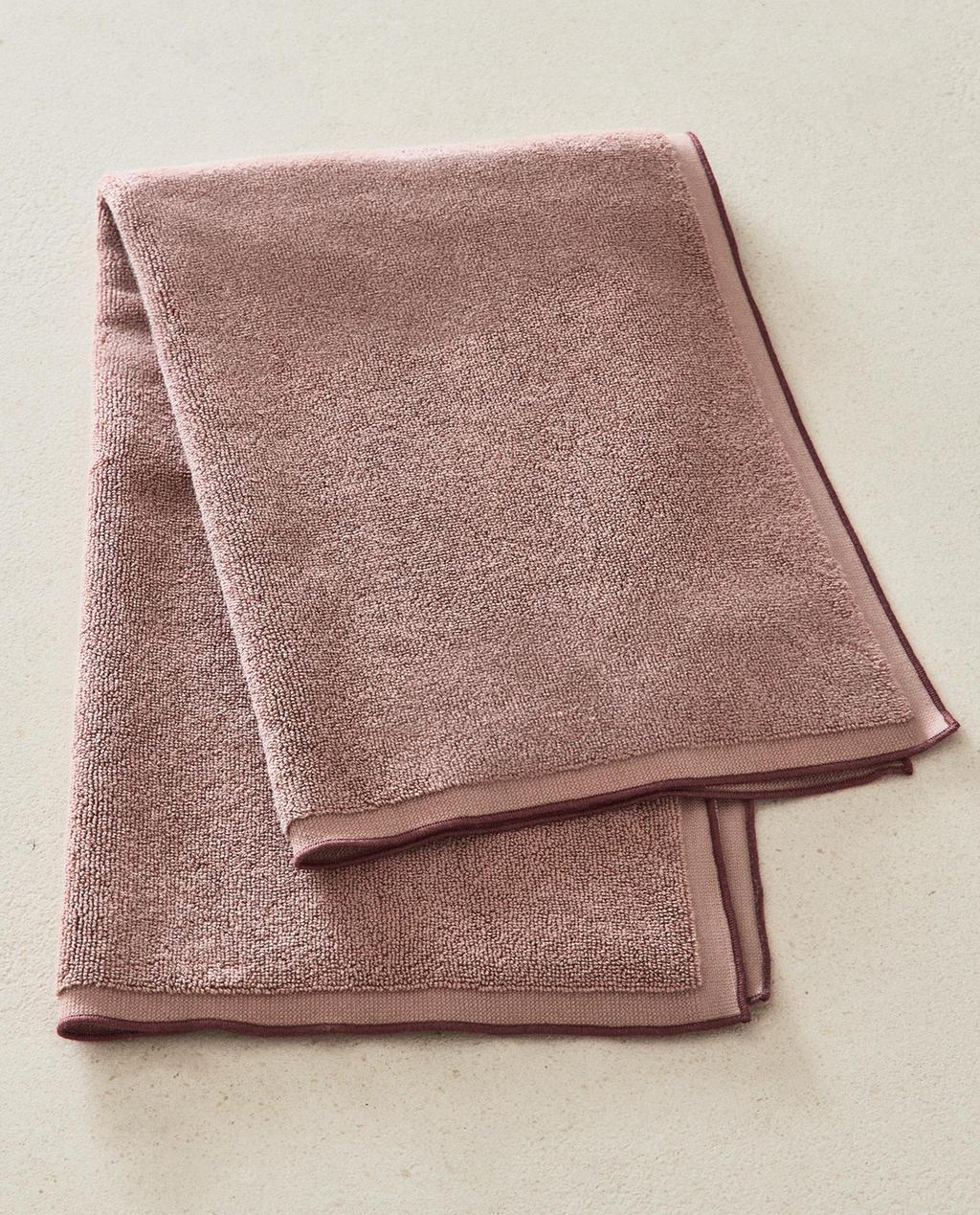 COTTON BATH MAT WITH OVERLOCK