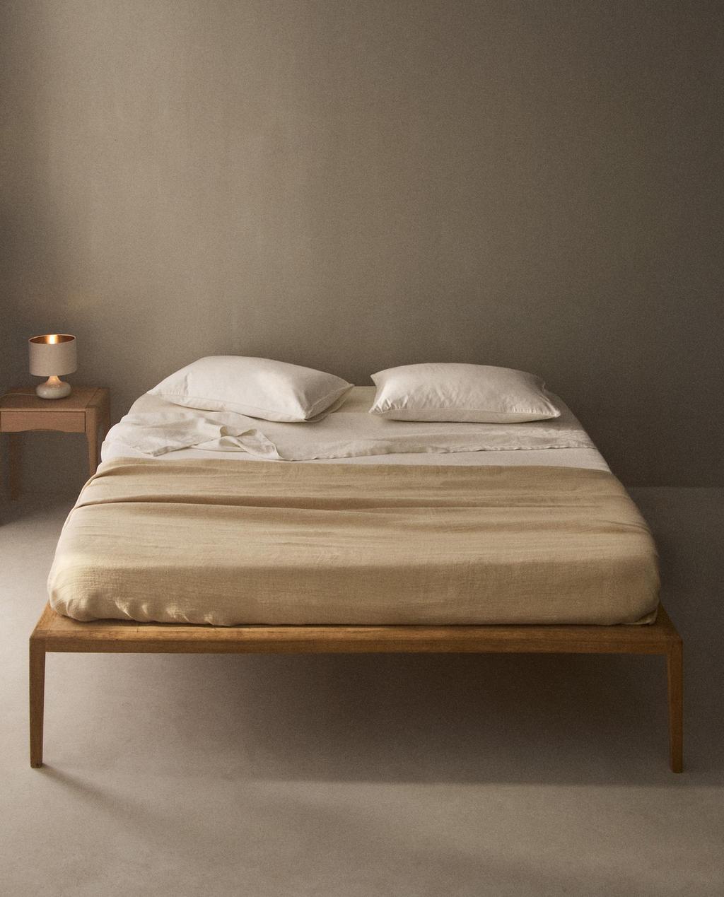 HOUTEN BEDFRAME