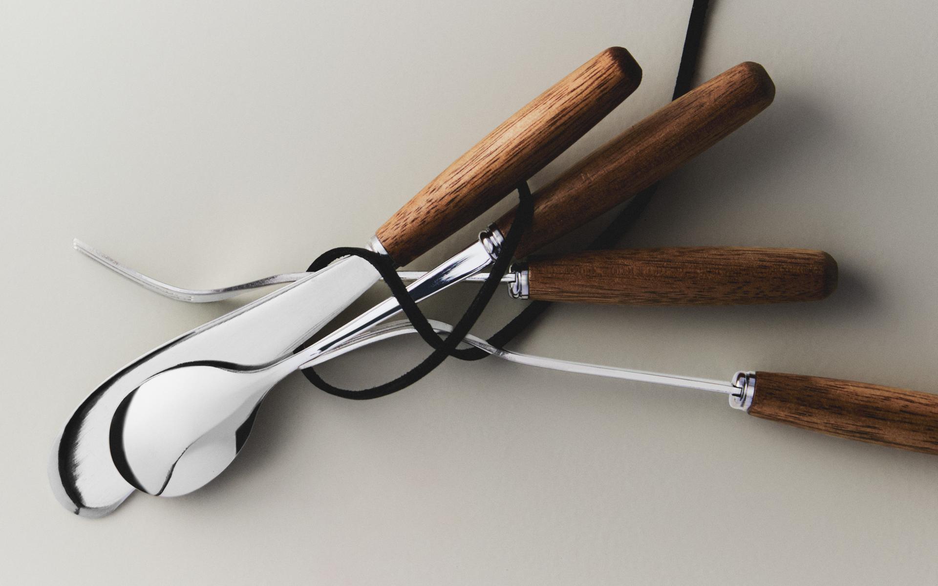 CUTLERY WITH WOODEN HANDLE
