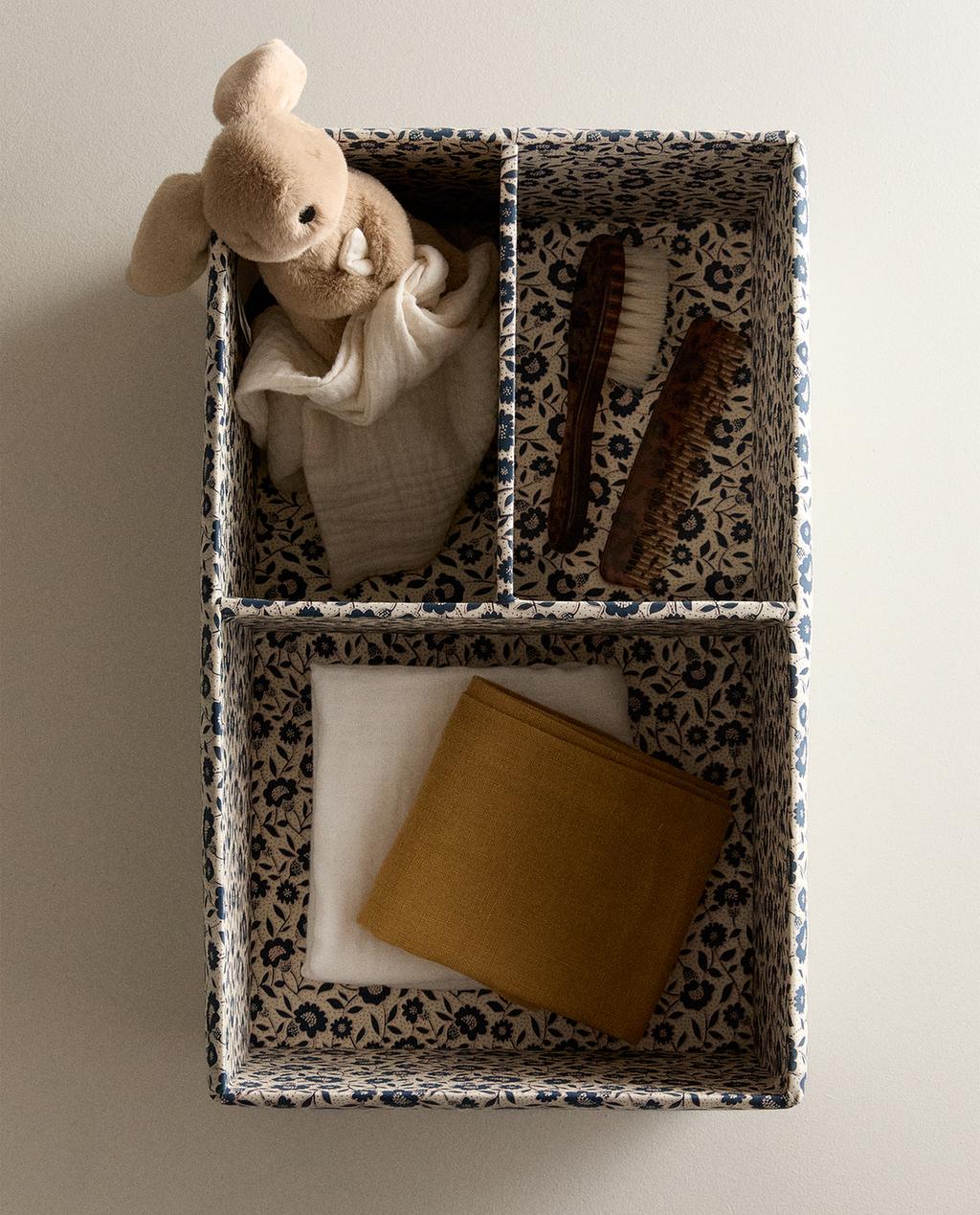 ORGANIZADOR DE ROUPA PARA BEBÊ FLORAL