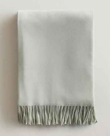 EXTRA SOFT PLAIN THROW