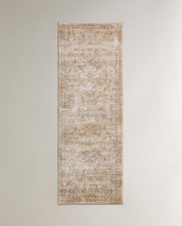 VINTAGE-EFFECT RUG