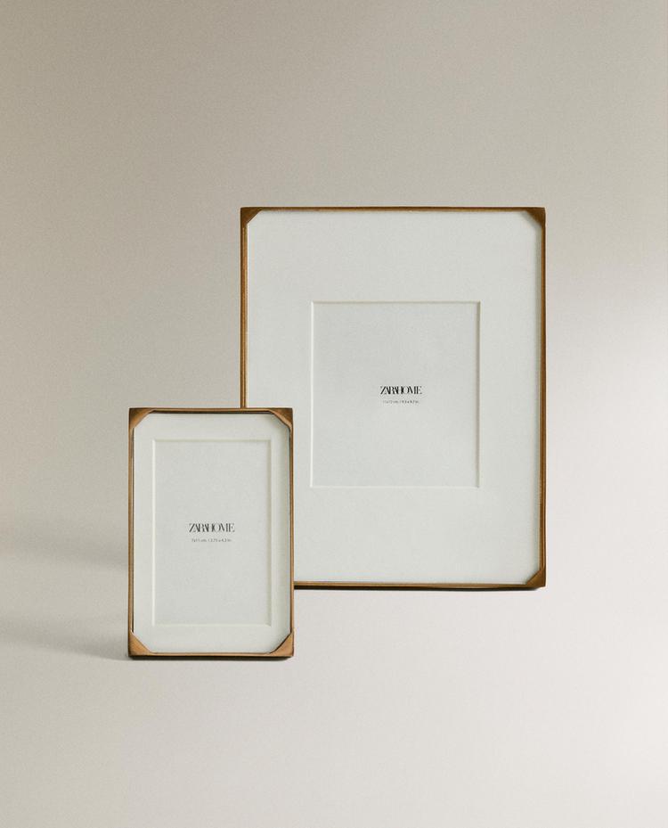 THIN METAL PHOTO FRAME
