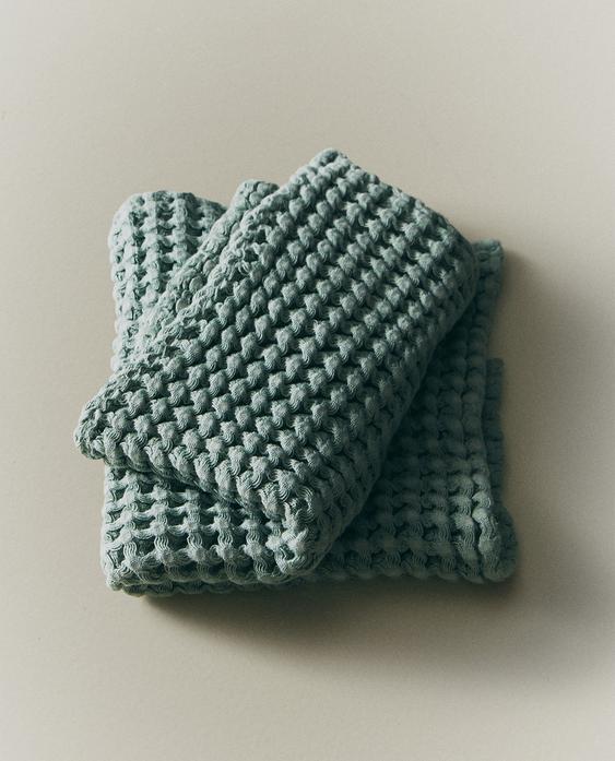 WAFFLE-KNIT TEA TOWEL