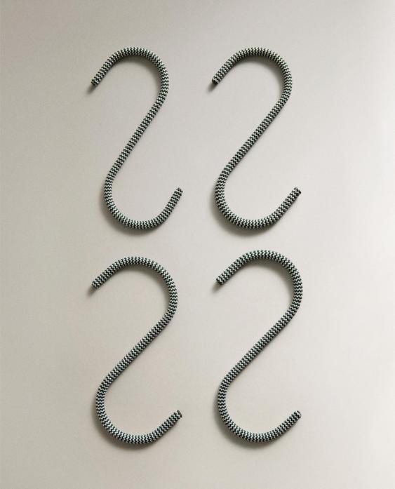 PACK OF HOOKS (PACK OF 4)