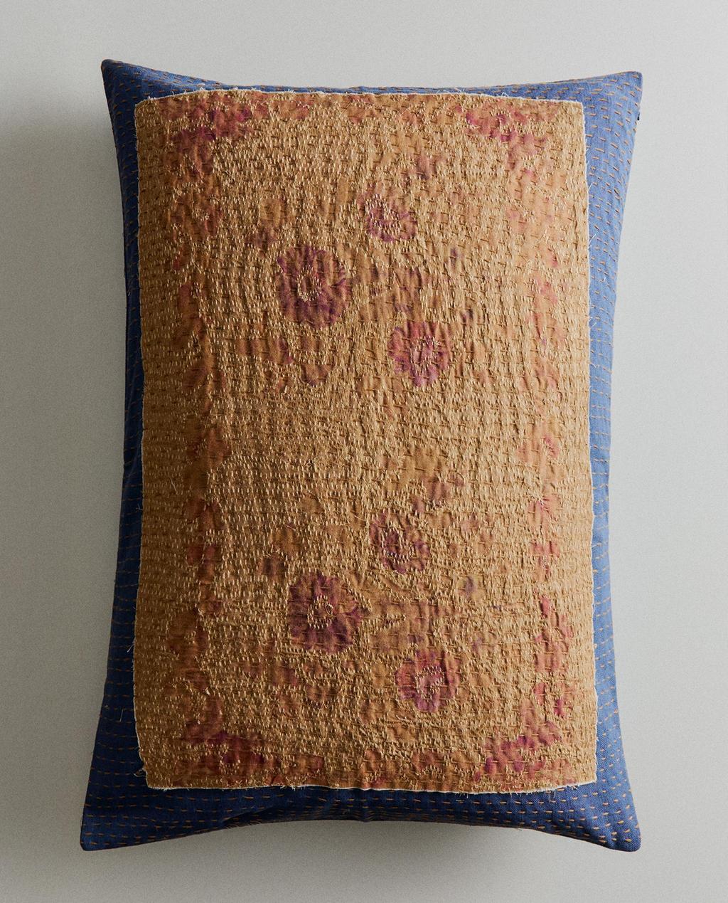 FUNDA DE COXÍN BORDADO
