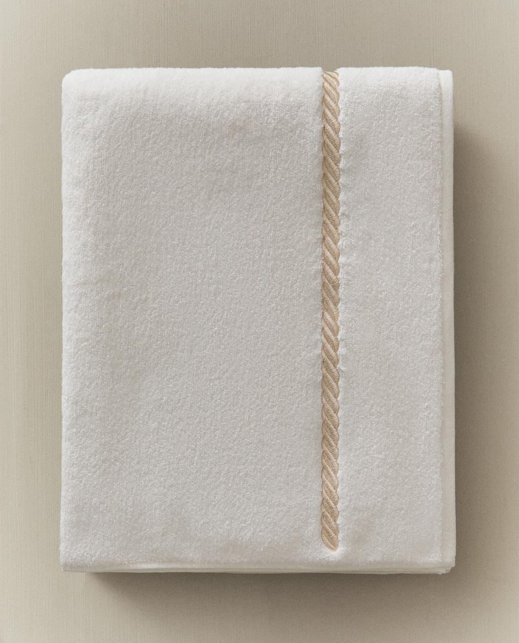 EMBROIDERED CORD BATH TOWEL