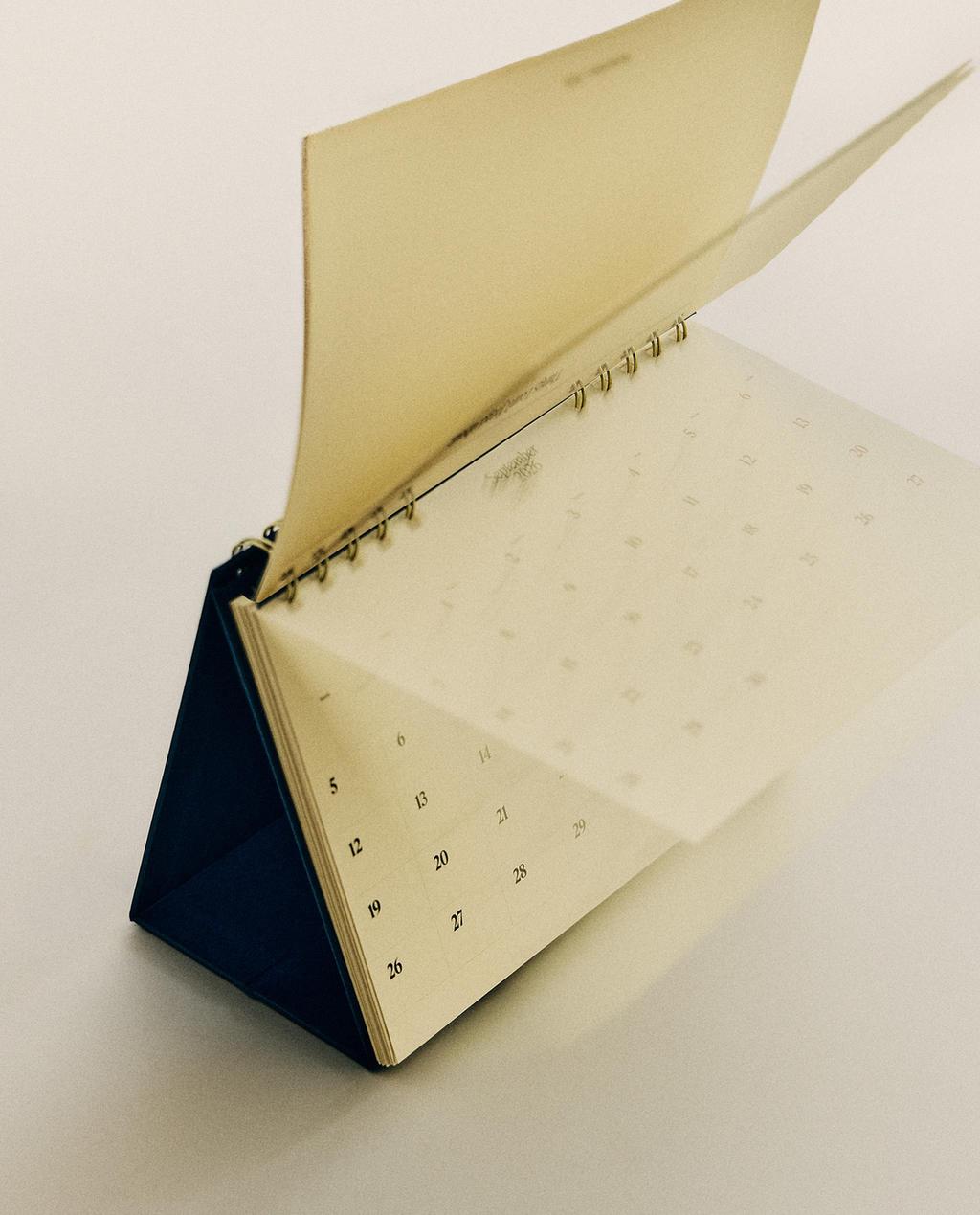 CALENDRIER DE BUREAU À SPIRALE