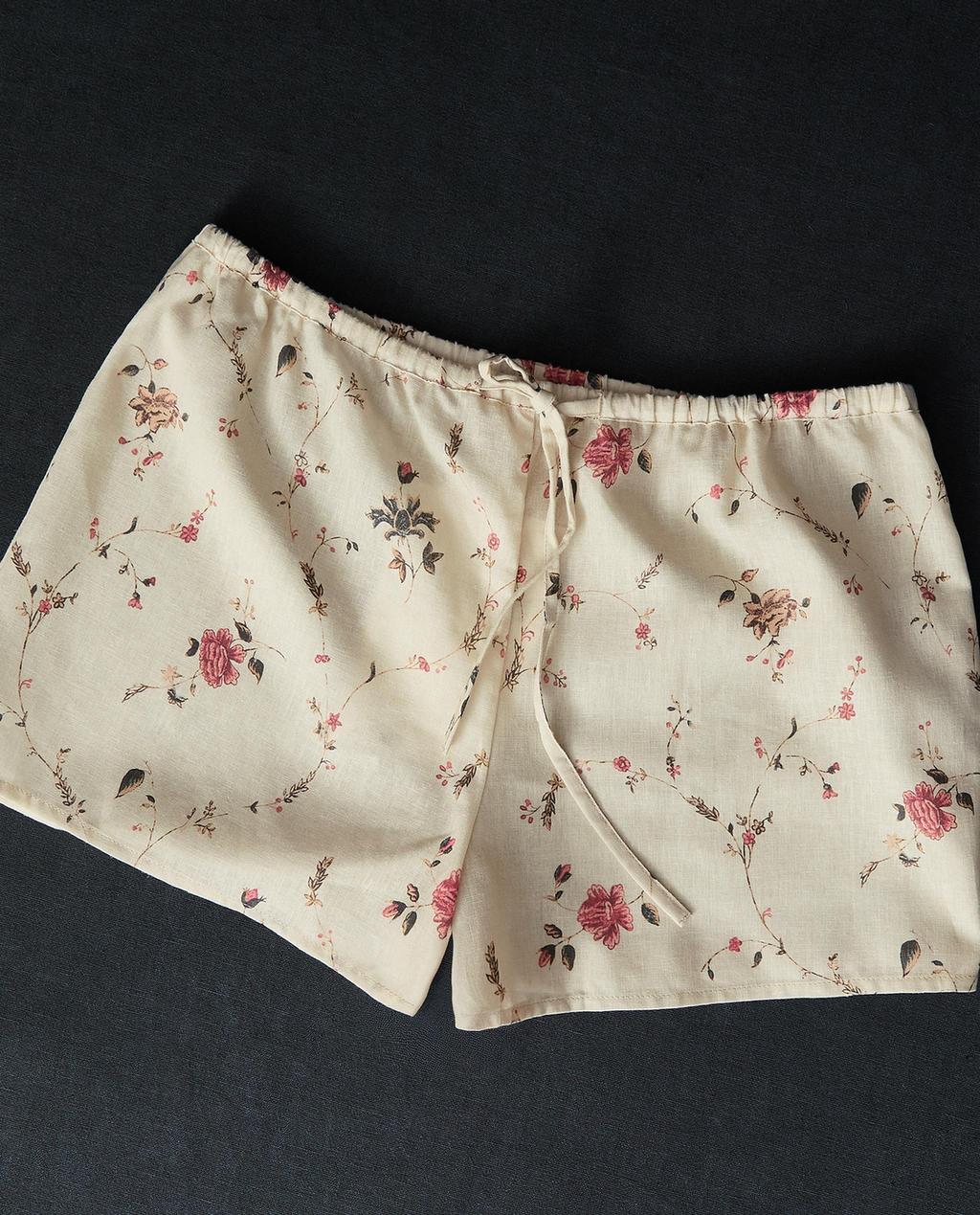 SHORT AUS BAUMWOLLE UND LEINEN MIT BLUMENMUSTER | KATHARINE POLE