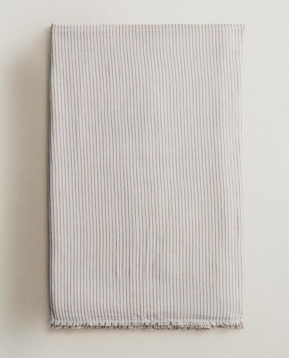 MEHRZWECKDECKE LINIEN
