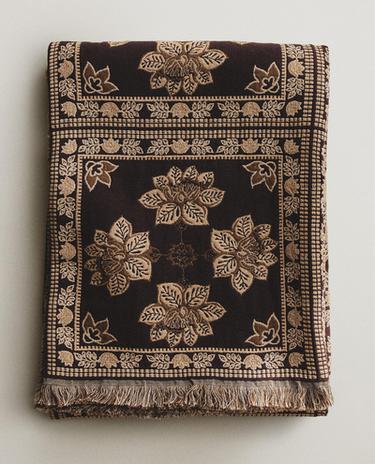 MANTA COM JACQUARD DE FLORES
