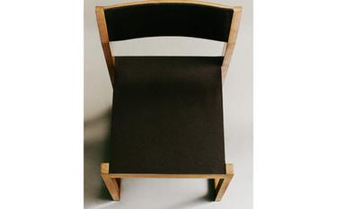 LEATHER CHAIR WITH WOODEN STRUCTURE