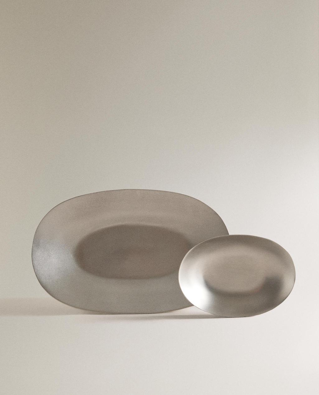 OVAL METAL TRAY