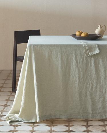 TISCHDECKE AUS GEWASCHENEM LEINEN