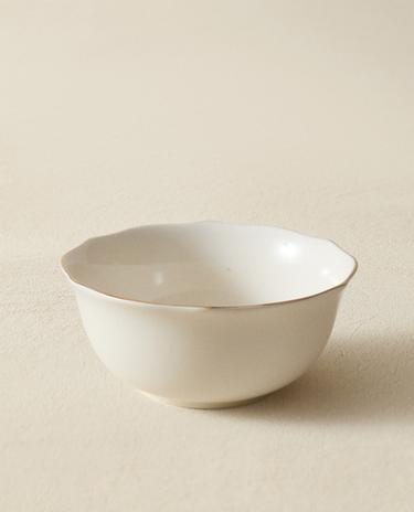 PORCELAIN BOWL WITH RIM DETAIL