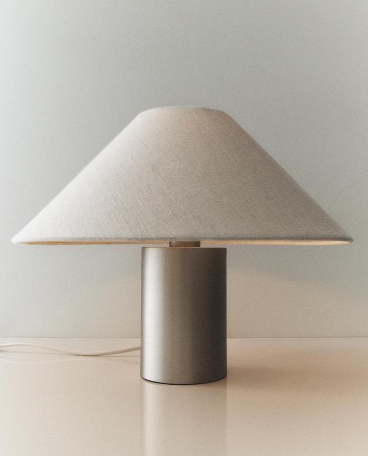 METAL TABLE LAMP