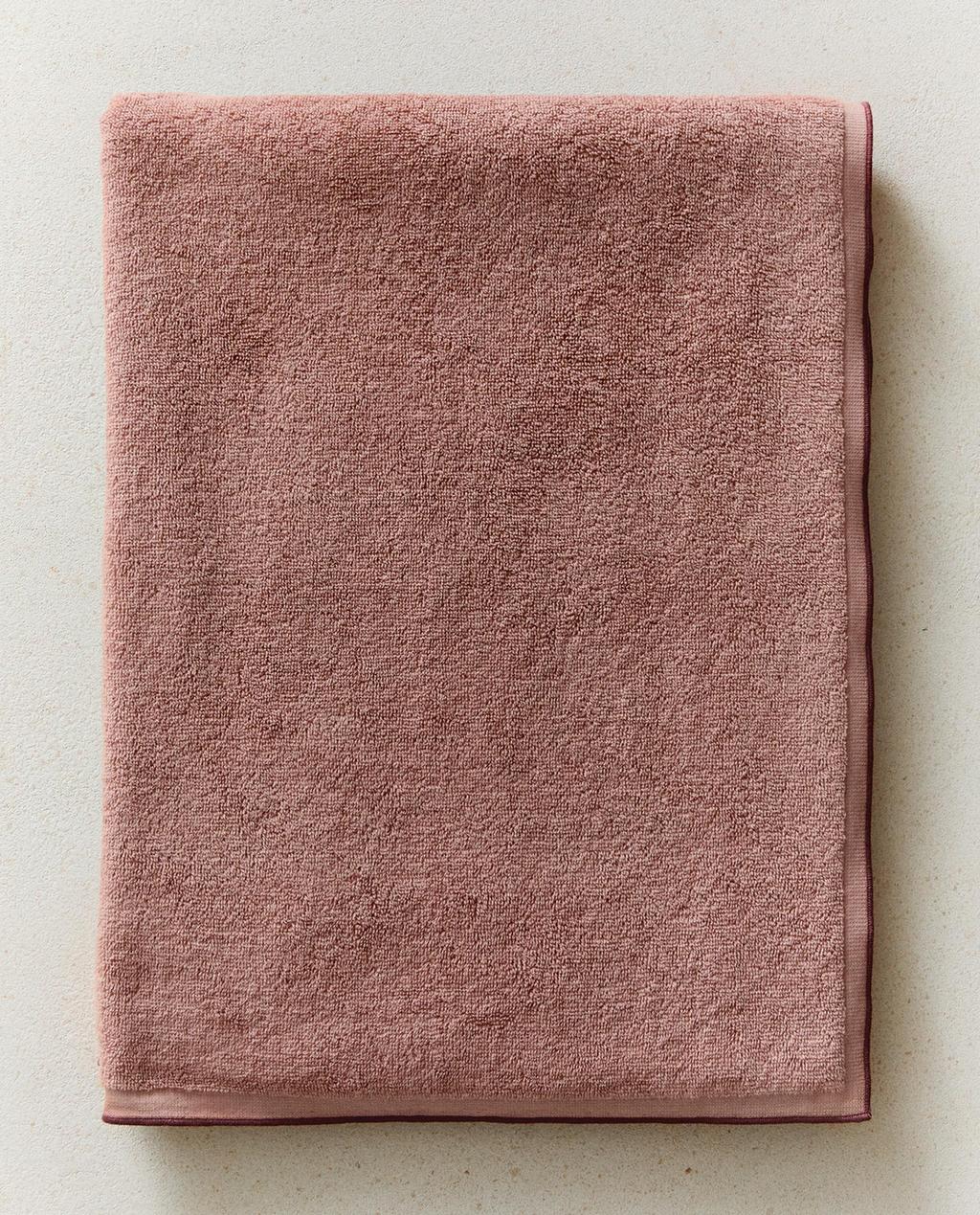 OVERLOCK COTTON BATH TOWEL