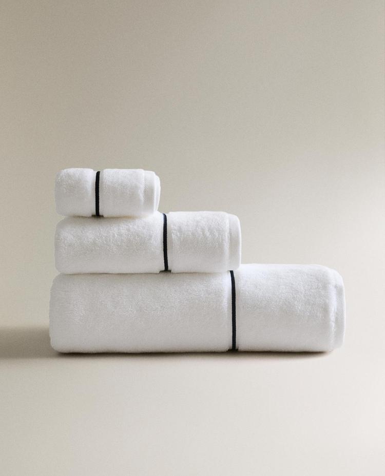 EMBROIDERED TRIM BATH TOWEL