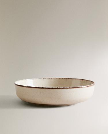 PORCELAIN SOUP PLATE WITH ANTIQUE FINISH RIM