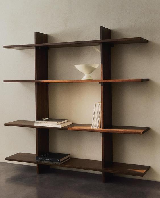 OFFENES REGAL AUS HOLZ UND STAHL
