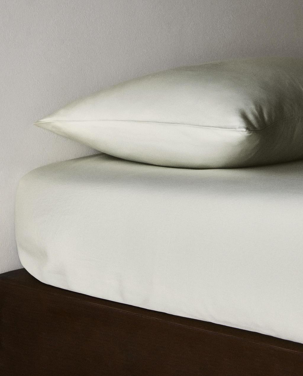 ÇARÇAF ME LLASTIK SATIN I LARË | 40 CM I LARTË (300 FIJËSH)