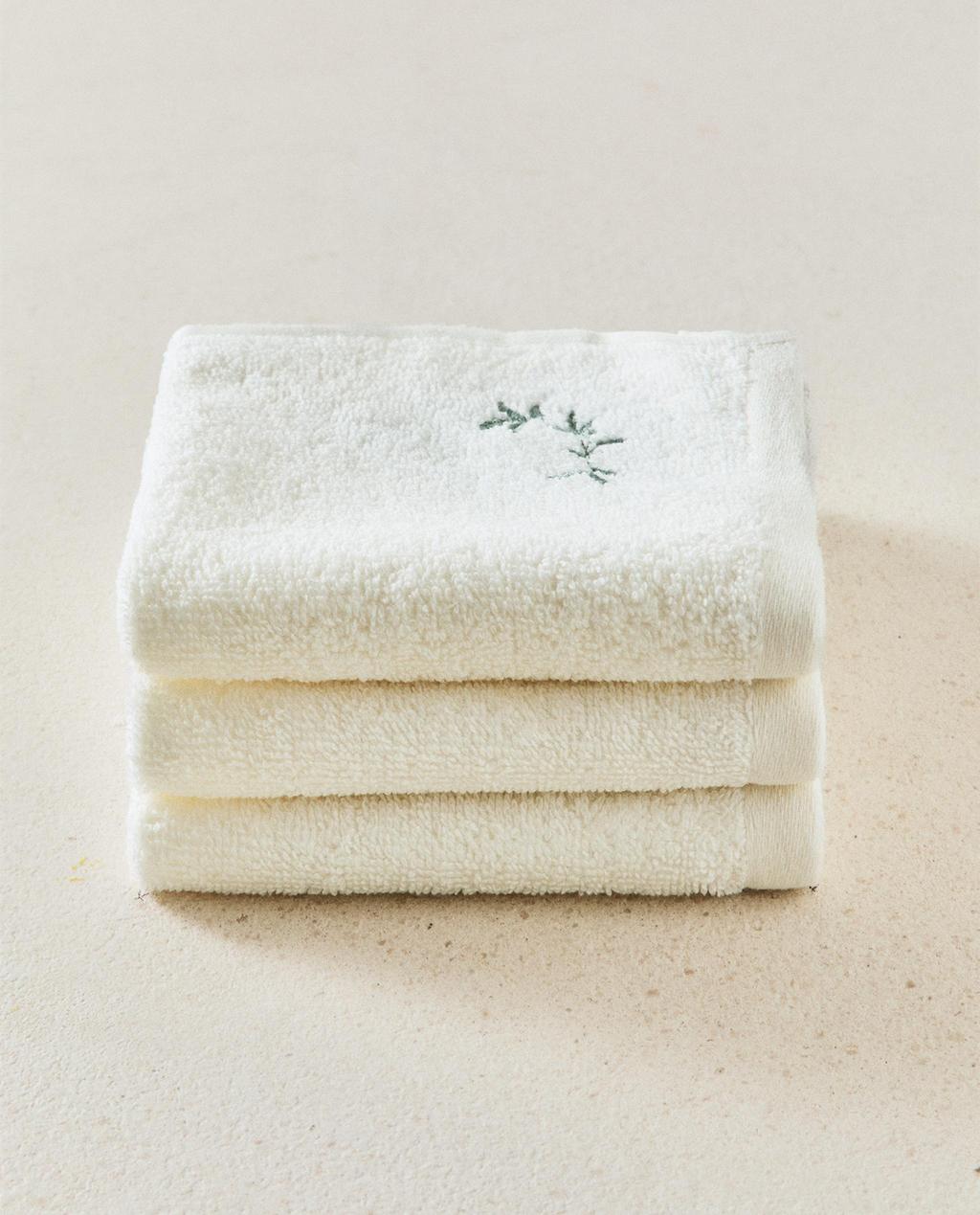 PACK OF HAND TOWELS WITH PLANT EMBROIDERY (PACK OF 3)