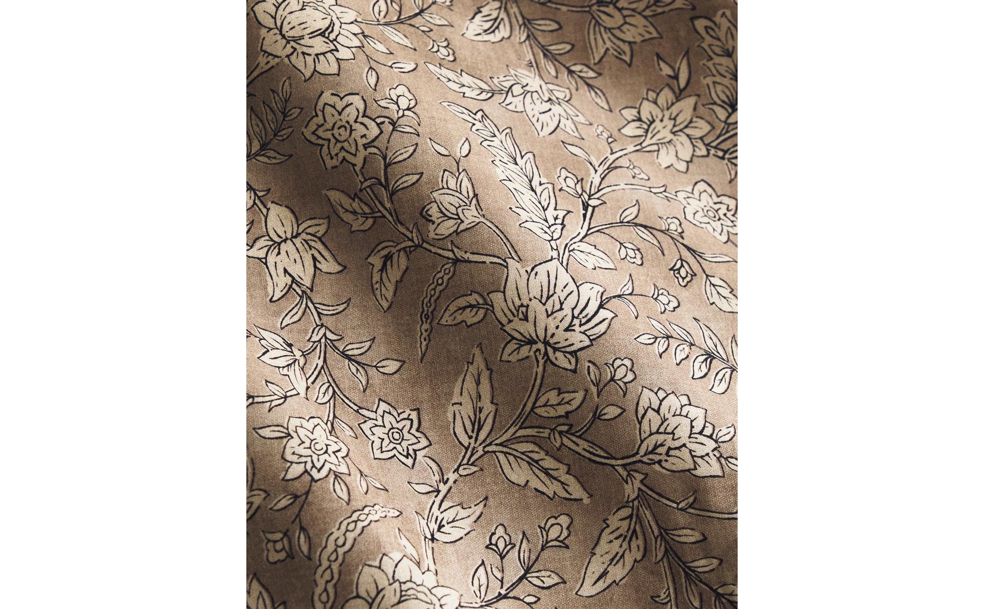 CAPA DE EDREDOM COM ESTAMPA FLORAL