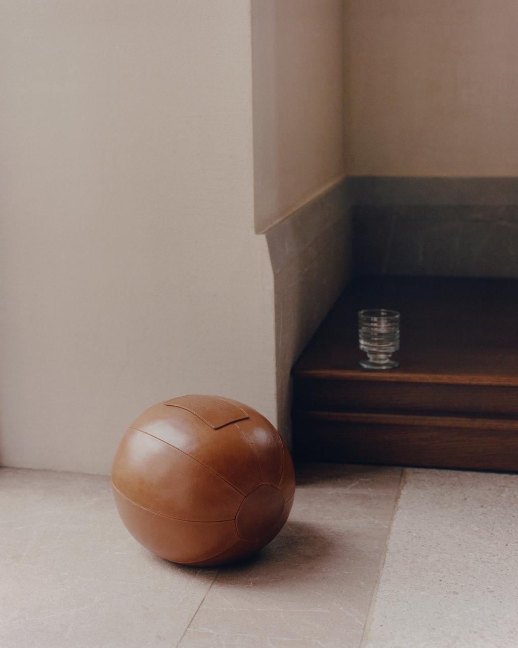 LEATHER SPORTS MEDICINE BALL
