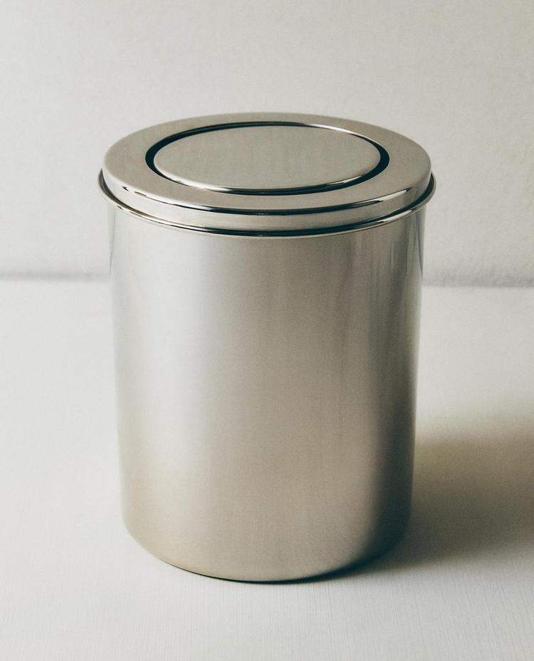 METAL BATHROOM BIN WITH LID