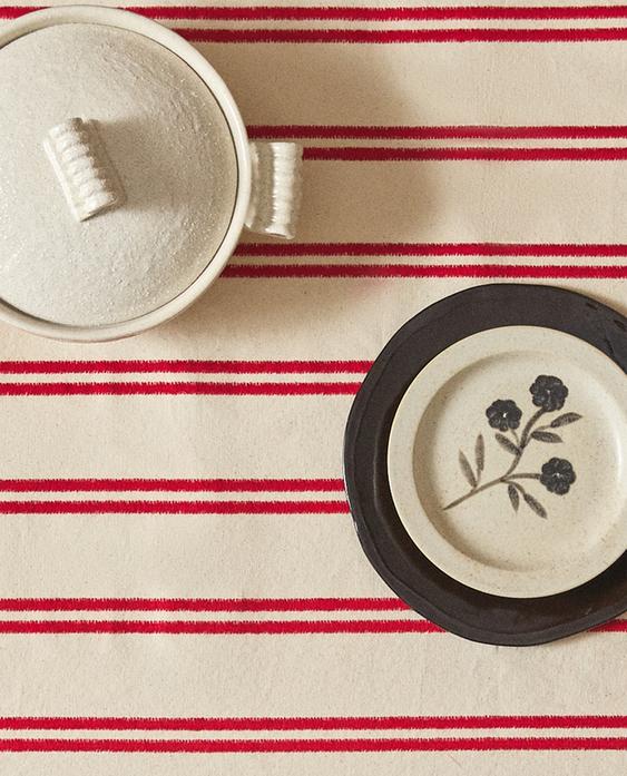EMBROIDERED DOUBLE STRIPE TABLE RUNNER