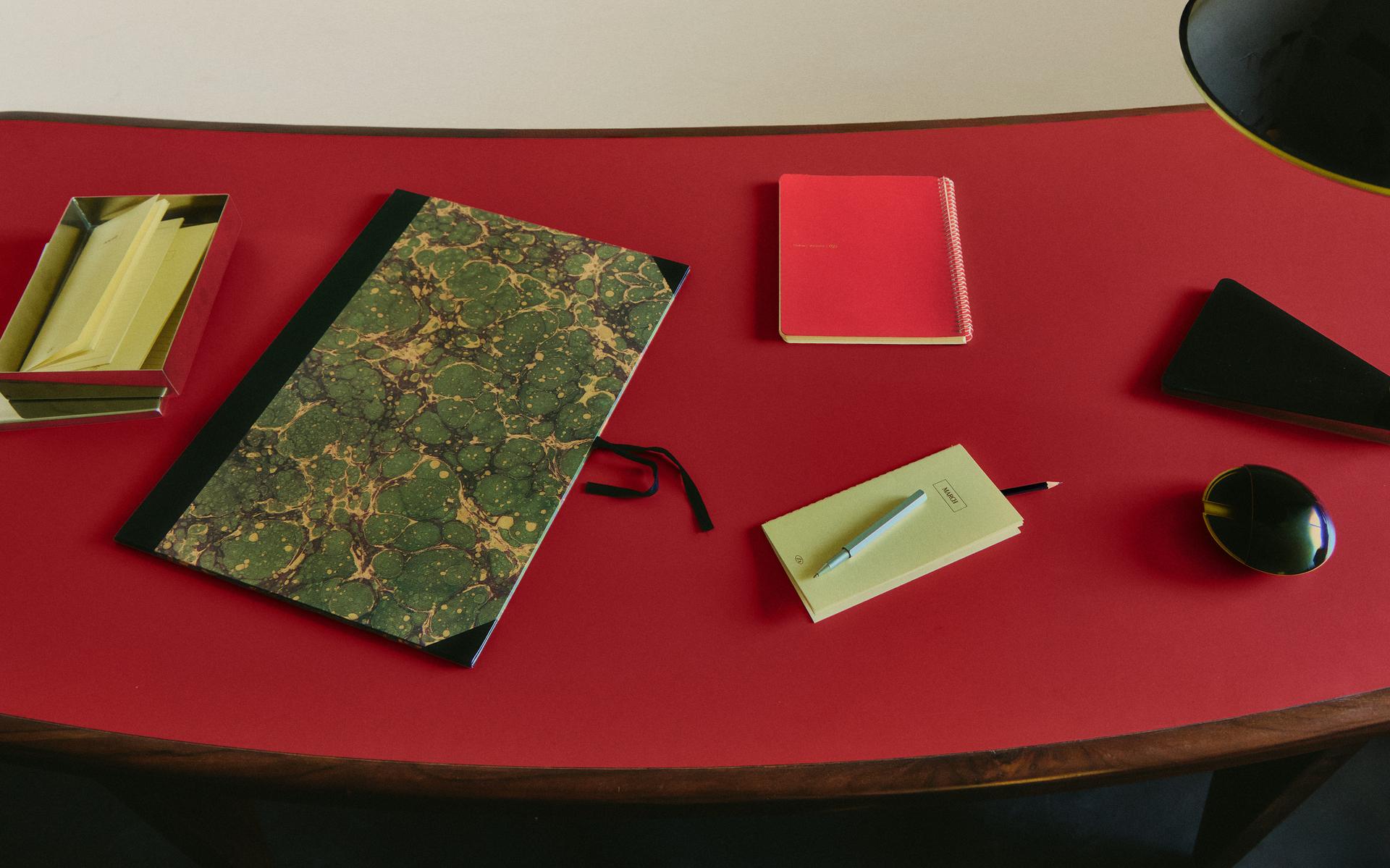 BUREAU ET ACCESSOIRES DE PAPETERIE
