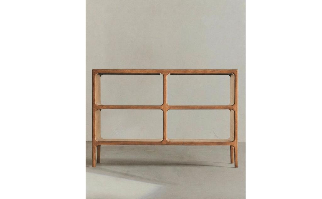 MEDIUM HONEY OAK SIDEBOARD