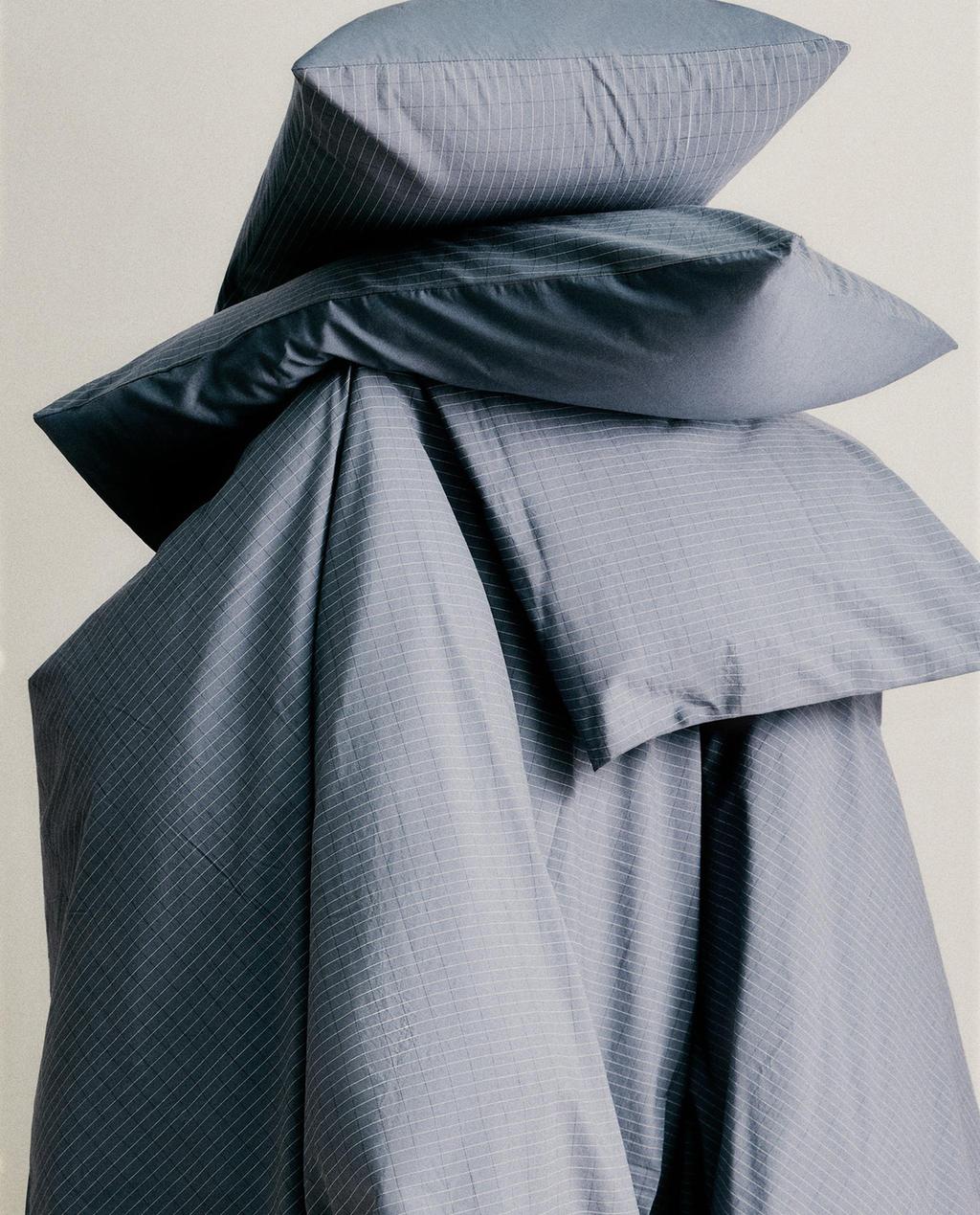 REVERSIBLE BED LINEN
