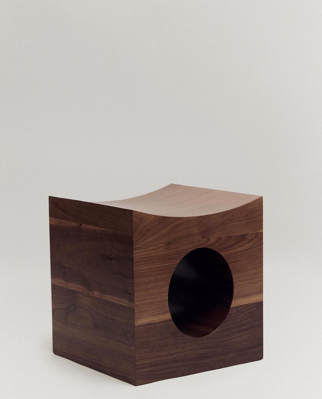 THE QUBIT STOOL