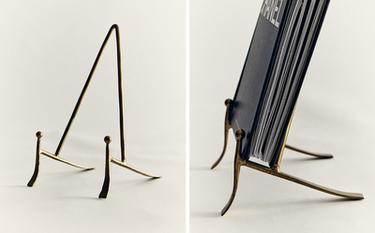 GOLDEN METAL DISPLAY STAND