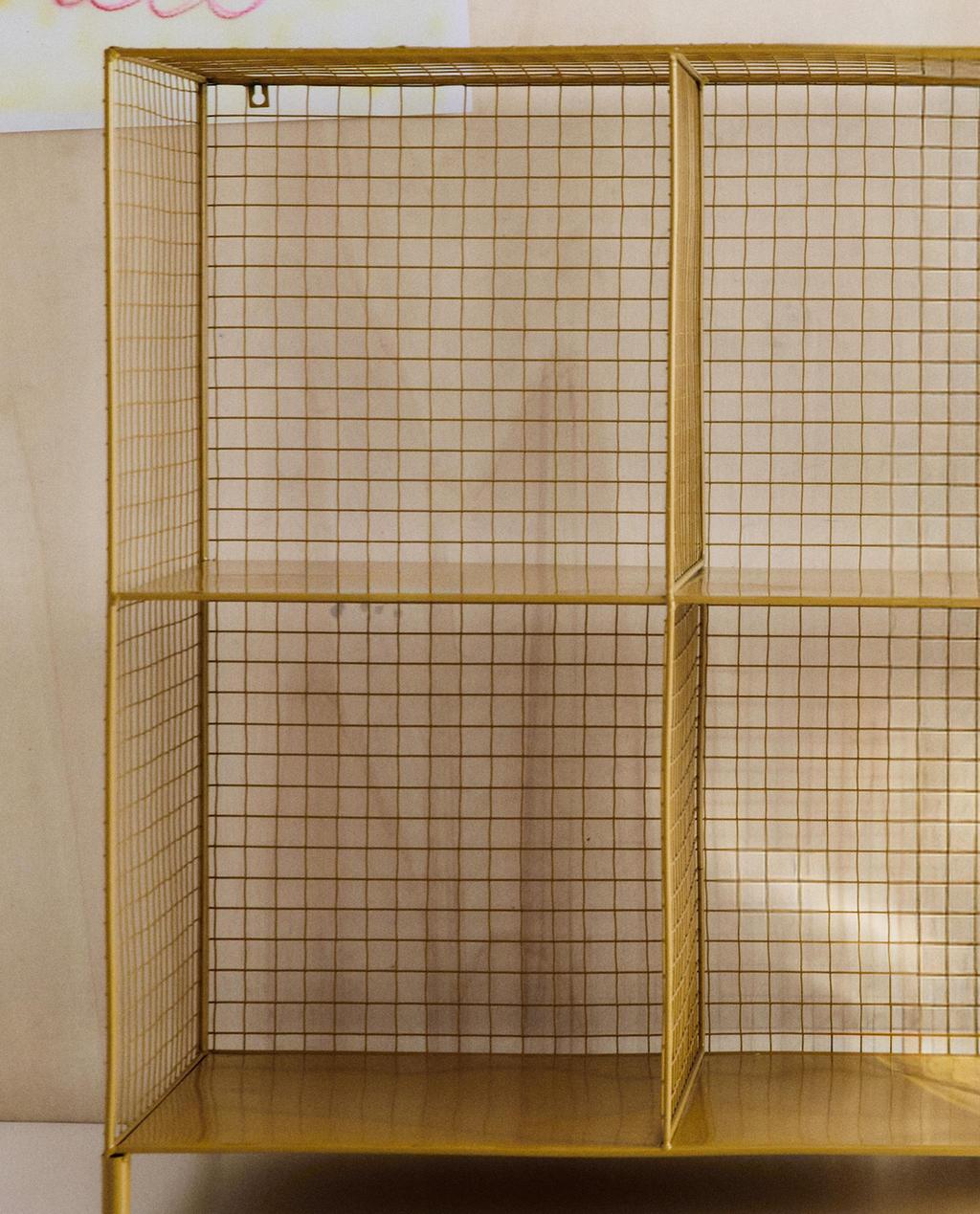 KIDS' HORIZONTAL METAL SHELVING UNIT