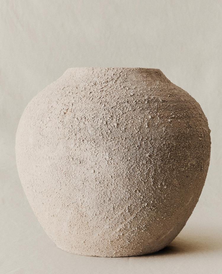CERAMIC VASE