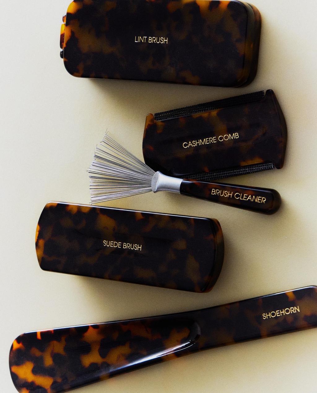CASHMERE BRUSH AND ACETATE SHOEHORN