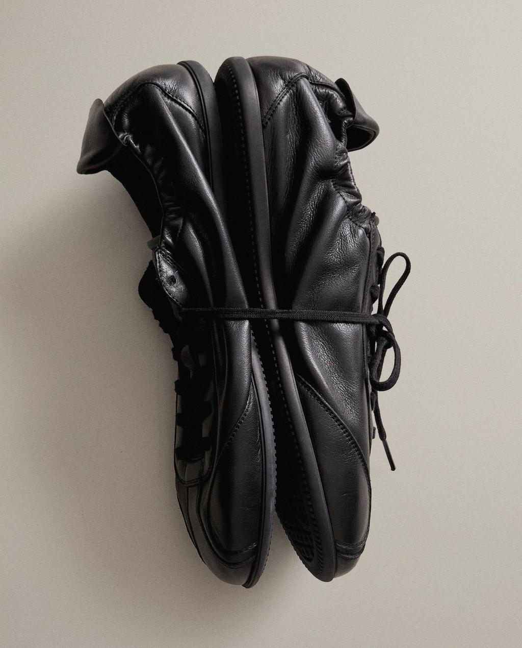 LEATHER SNEAKERS