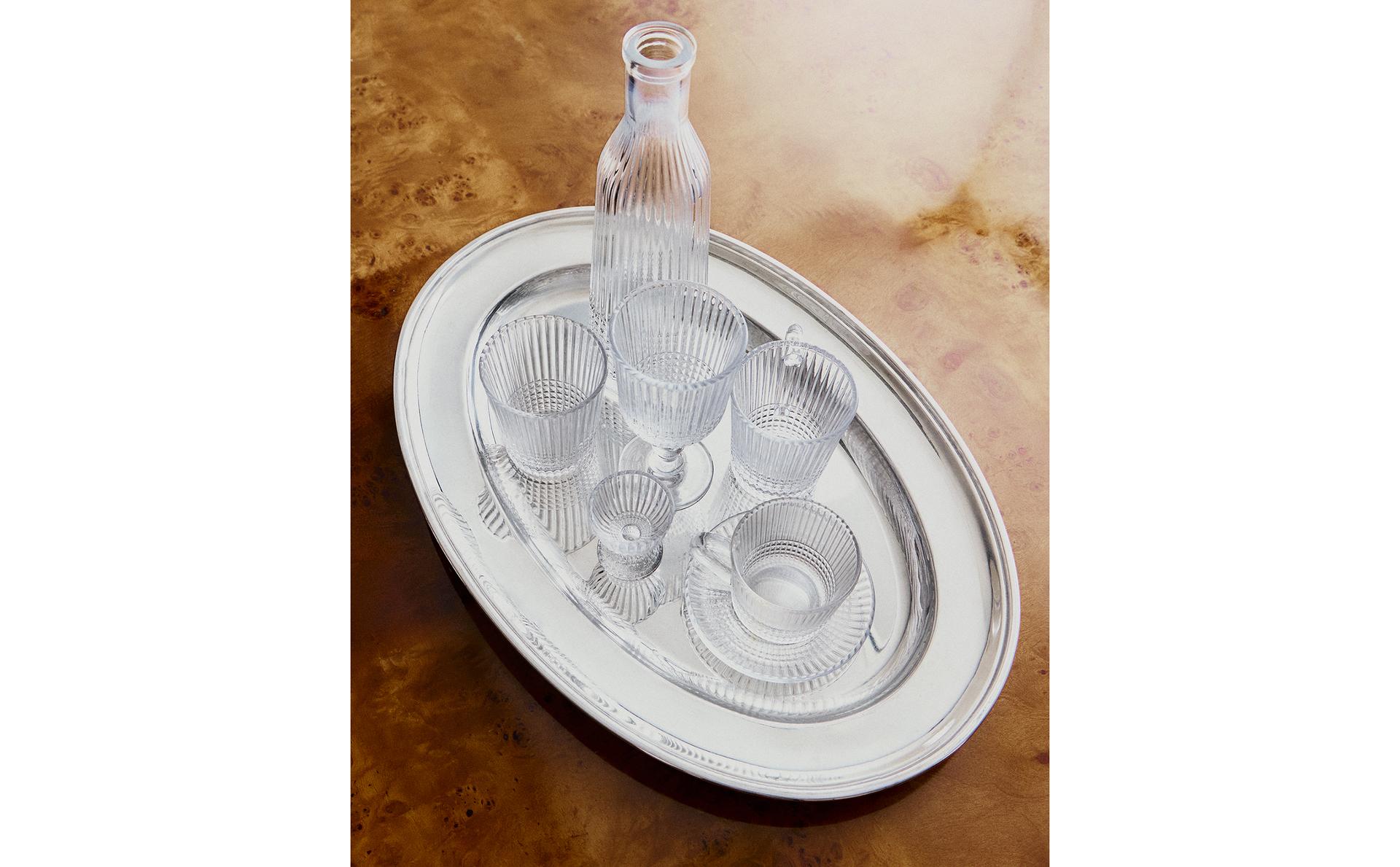RAISED GEOMETRIC DESIGN GLASSWARE