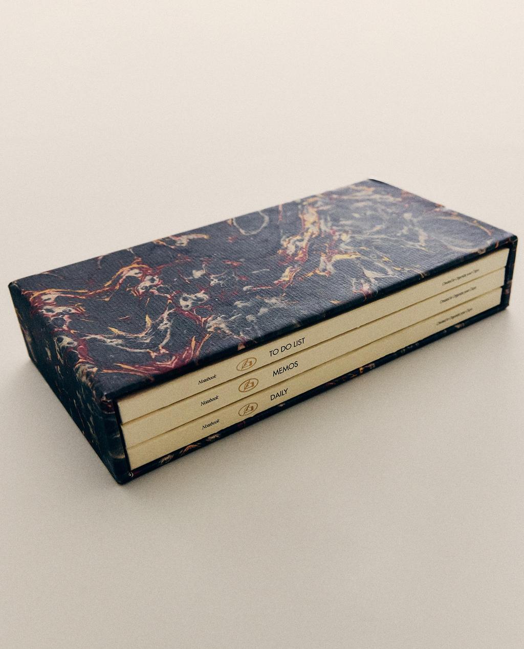 SET VAN 3 NOTITIEBOEKEN