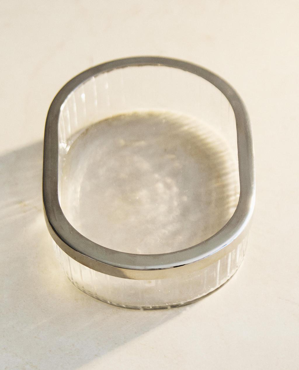 RAISED GLASS AND METAL SOAP DISH