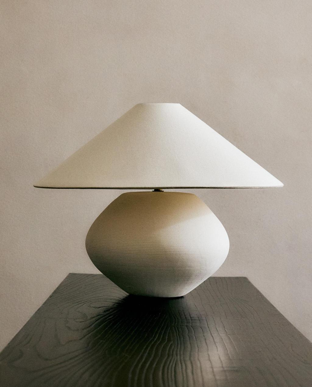 STONEWARE AND LINEN TABLE LAMP