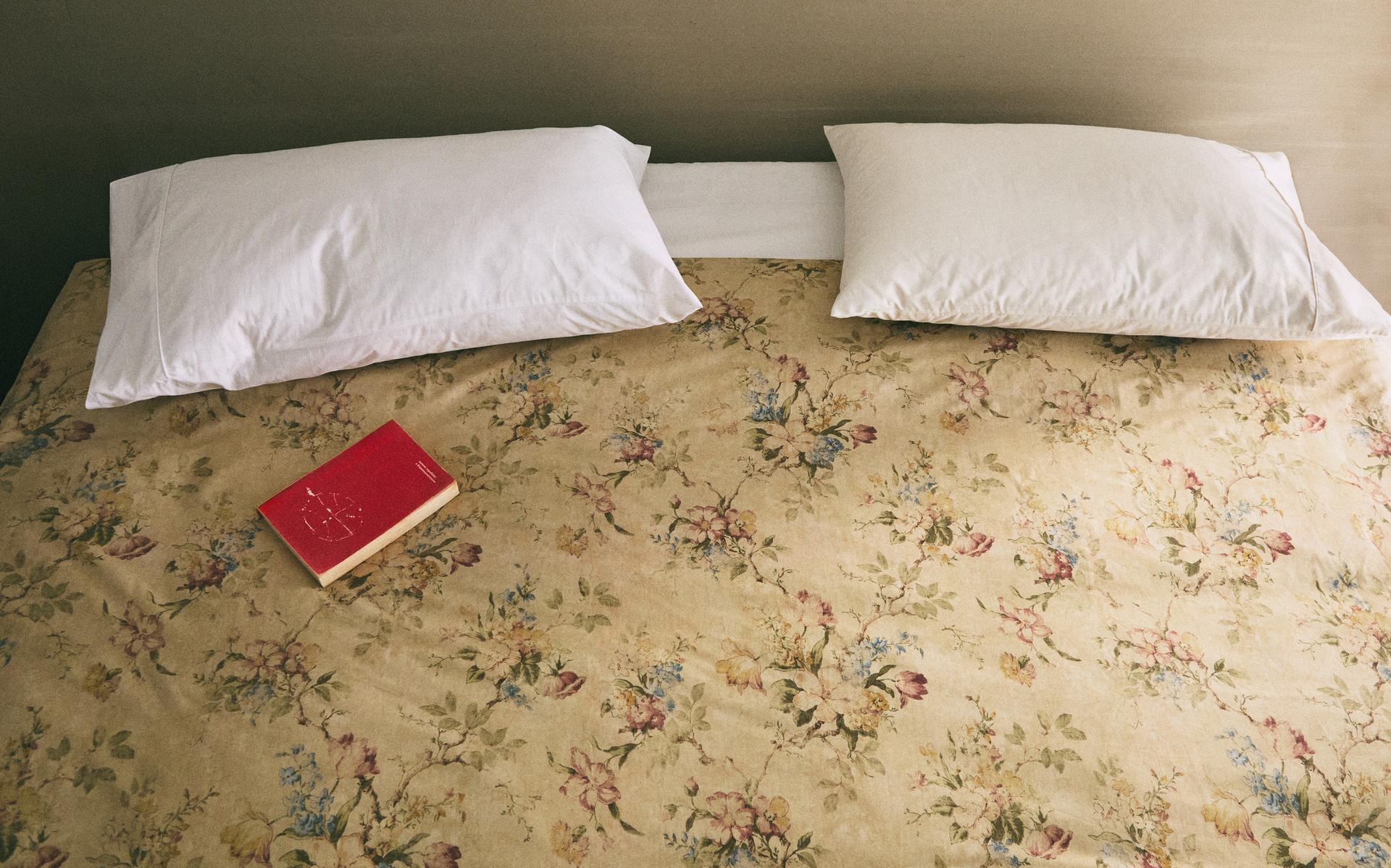 FLORAL SATEEN DUVET COVER (300 THREAD COUNT)